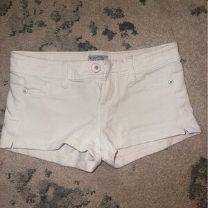Stretchy white shorts
